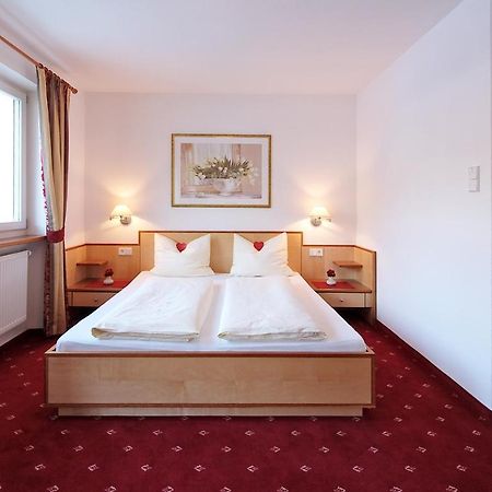 Appartement Hotel Erlhof Deluxe Lutago Esterno foto